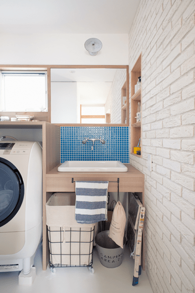 キッチンの奥が浴室