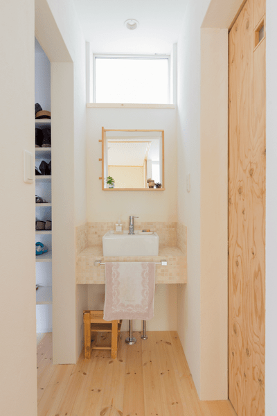 玄関ホールに設けた手洗いスペース