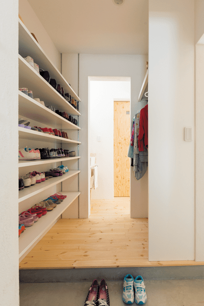 玄関のシューズクローゼット