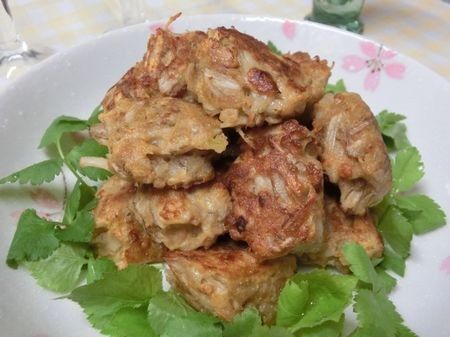 肉より野菜が多いよ☆　揚げずにフライパンで焼く野菜肉団子