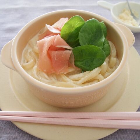うどんでパスタ 生ハムとほうれん草のクリームチーズソースうどん 暮らしニスタ うどんでパスタ 生ハムとほうれん草のクリームチーズソースうどん 暮らしニスタ