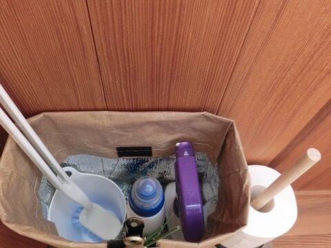 お掃除道具収納はお洒落で 手軽な まだまだ流行中 の100均 クラフトバッグに 暮らしニスタ お掃除道具収納はお洒落で 手軽な まだまだ流行中 の100均 クラフトバッグに 暮らしニスタ