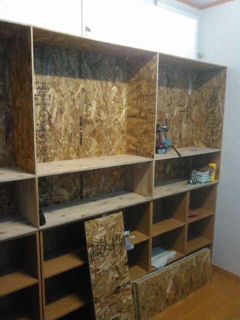 子供部屋に男前な壁面収納diy 広々オープン棚で管理しやすい収納に 暮らしニスタ