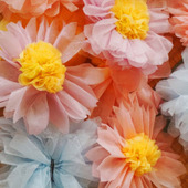 フォトジェニックなラッピングペーパーで作るお花♪