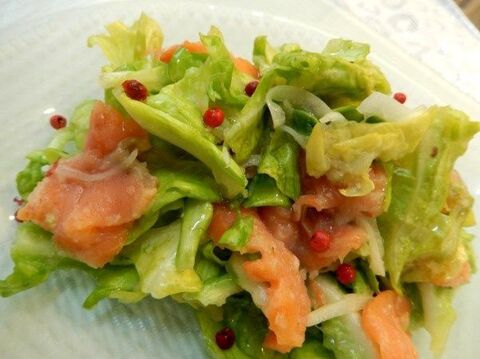 とまらないおいしさ 春キャベツとスモークサーモンのアンチョビ 新玉ドレッシング和え 暮らしニスタ とまらないおいしさ 春キャベツとスモークサーモンのアンチョビ 新玉ドレッシング和え 暮らしニスタ