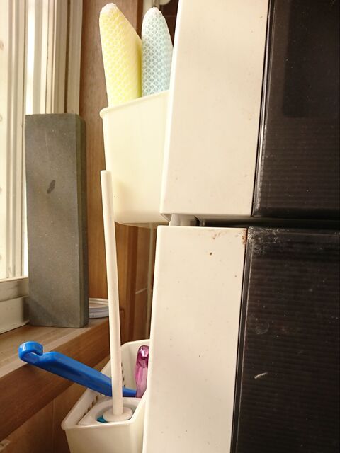 100均マグネット付き小物入れ ディッシュウォッシャーに死角 見せない収納 暮らしニスタ 100均マグネット付き小物入れ ディッシュウォッシャーに死角 見せない収納 暮らしニスタ