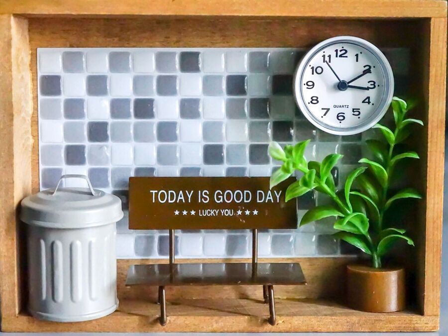 10分diy 100均グッズにガチャガチャ時計で ミニチュア壁掛けインテリア 暮らしニスタ 10分diy 100均グッズにガチャガチャ時計で ミニチュア壁掛けインテリア 暮らしニスタ