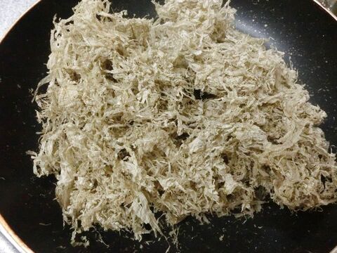 とろろ昆布は炒っておくと使いやすい 炒りとろろ昆布 暮らしニスタ
