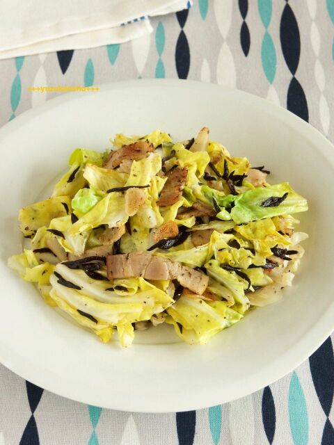 ひじき煮物以外の活用に キャベツベーコンひじきのガーリック炒め 暮らしニスタ