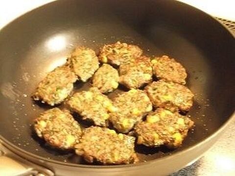 簡単魚料理 手も汚れないよ 冷凍のたたき身を使って いわしとニラとコーンの焼きつみれ 暮らしニスタ 簡単魚料理 手も汚れないよ 冷凍のたたき身を使って いわしとニラとコーンの焼きつみれ 暮らしニスタ