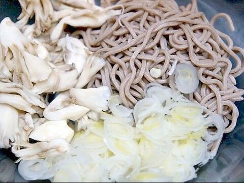 オリーブオイルが合うんです 和蕎麦を和蕎麦で食べない日のサラダ 暮らしニスタ