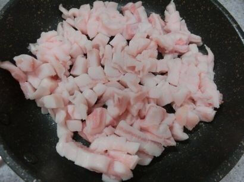 捨てずに美味しく変身♪ 20分煮て濾すだけ☆ 豚の脂身で自家製ラード|料理のレシピや作り方|暮らしニスタ