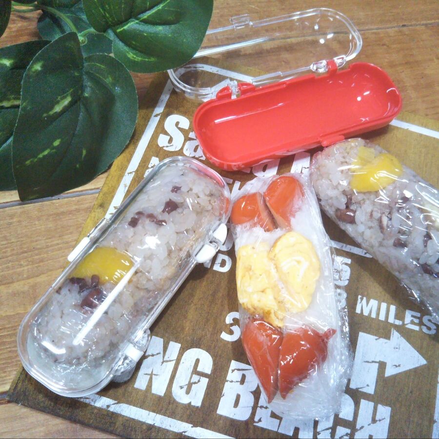 作って詰めてこれ1つ 衛生面でも セリアのスティックおにぎりケース 暮らしニスタ 作って詰めてこれ1つ 衛生面でも セリアのスティックおにぎりケース 暮らしニスタ