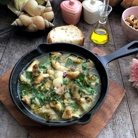 パンにつけたり パスタと和えたり おいしさがぐっと詰まったつぶ貝のアヒージョ 暮らしニスタ パンにつけたり パスタと和えたり おいしさがぐっと詰まったつぶ貝のアヒージョ 暮らしニスタ