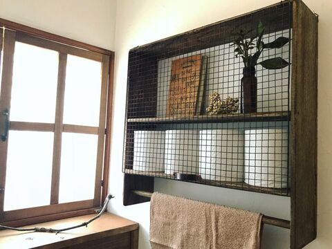 狭いトイレもスッキリ収納 セリアの木材 焼き網カットなしで トイレ収納棚 を作ろう 暮らしニスタ 狭いトイレもスッキリ収納 セリアの木材 焼き網カットなしで トイレ収納棚 を作ろう 暮らしニスタ