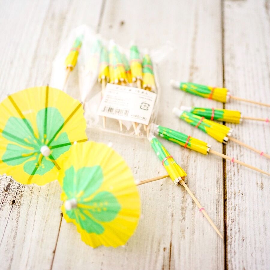 パラソル型の使い捨てピックが15本で100円 税別 の感動プライス 暮らしニスタ