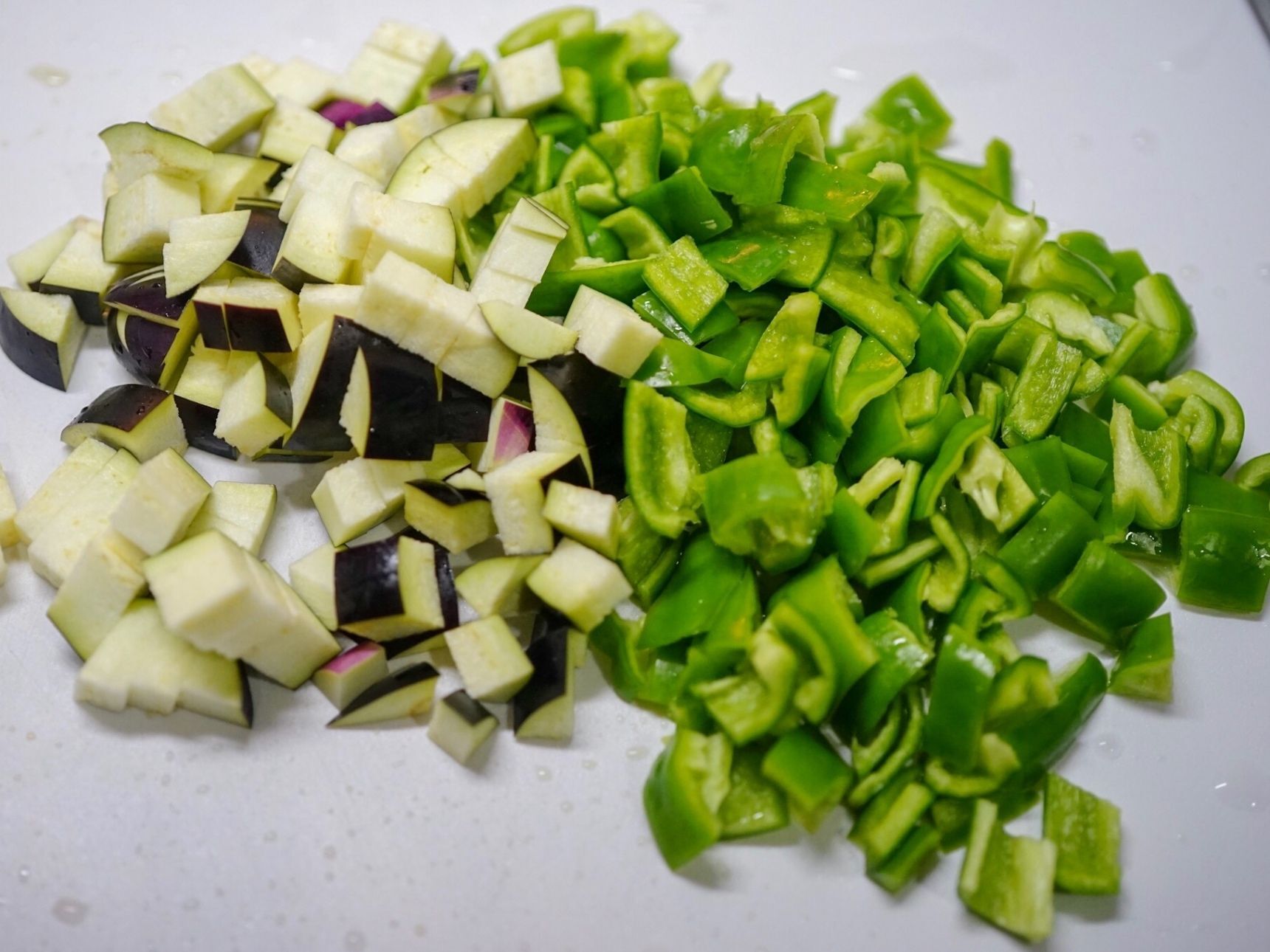 野菜を切る