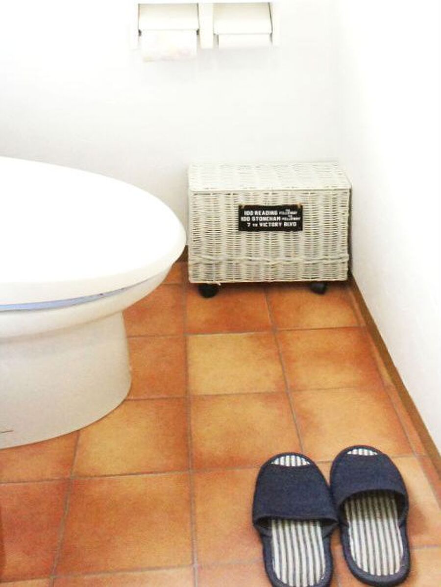 トイレのプチリフォームとトイレタンクのフタの外し方 暮らしニスタ トイレのプチリフォームとトイレタンクのフタの外し方 暮らしニスタ