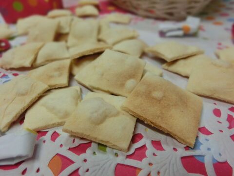 15分以内 材料3つ レンジでおからチーズクラッカー 暮らしニスタ