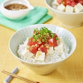 季節のごはん「トマト奴のネギだれ丼」