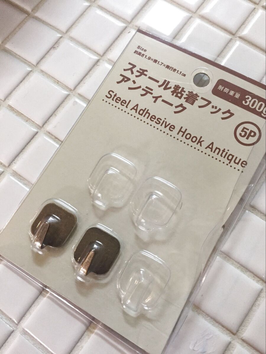 100均のフックは扉裏収納にかかせなかった 暮らしニスタ