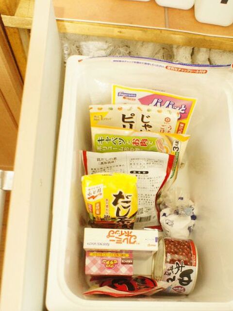 風水的にもgood コンロ下に食品ストックをスッキリ収納 暮らしニスタ