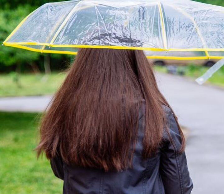 梅雨時の髪悩みをきっかけに美髪ケアを始めてみては?