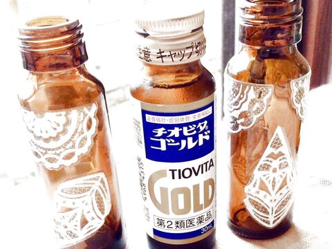 簡単 100均の3dジェルパフィーシールでおしゃれに空き瓶リメイク 暮らしニスタ 簡単 100均の3dジェルパフィーシールでおしゃれに空き瓶リメイク 暮らしニスタ