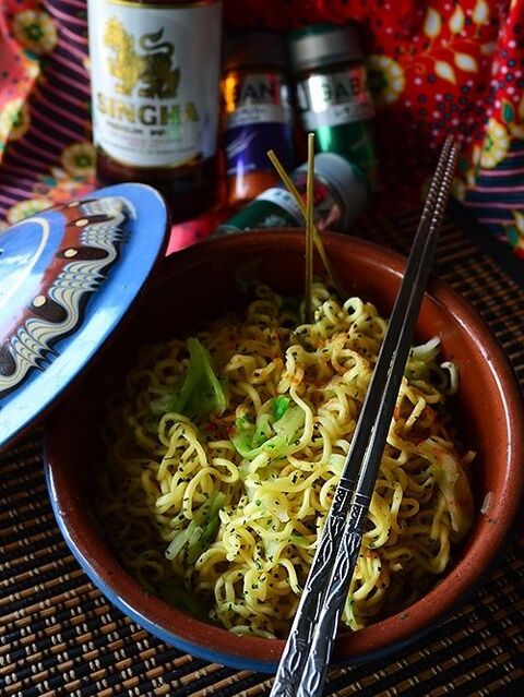 3分 タイの屋台風 おつまみ焼きそば カップ焼きそば ちょい足し 時短 超簡単 3分 暮らしニスタ