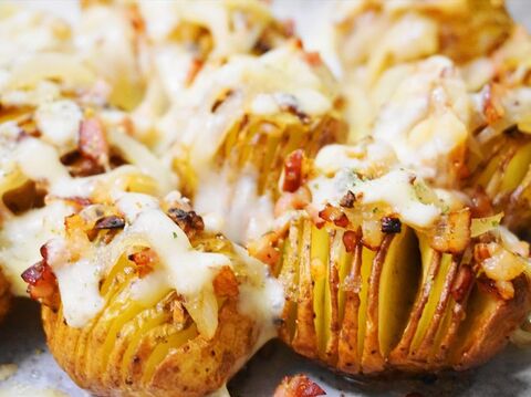 簡単なのに美味しくてインスタ映えもする ハッセルバックポテトのベーコンチーズ乗せ 暮らしニスタ 簡単なのに美味しくてインスタ映えもする ハッセルバックポテトのベーコンチーズ乗せ 暮らしニスタ