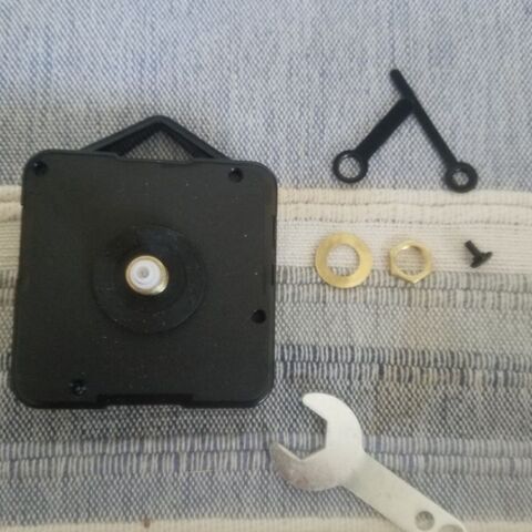 セリアの時計キットでヘキサゴンクロックをdiy 暮らしニスタ