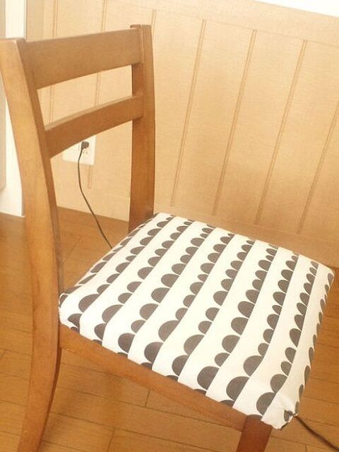 余ったカーテンでダイニングチェアの座面カバーの張り替え 暮らしニスタ 余ったカーテンでダイニングチェアの座面カバーの張り替え 暮らしニスタ