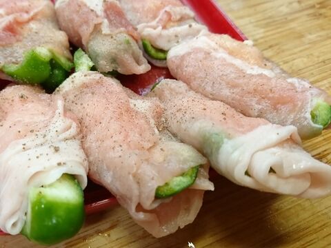 我が家の作り置きおかず ピーマンとチーズの巻き巻き 同じフライパンでもう一品 暮らしニスタ