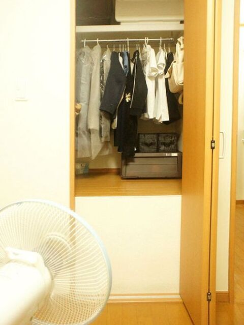 子供部屋クローゼット 収納の見直しと湿気対策 暮らしニスタ 子供部屋クローゼット 収納の見直しと湿気対策 暮らしニスタ