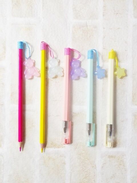 ダイソーの可愛いビーズで簡単ハンドメイド 2 鉛筆 ペンのゆらゆら飾り 暮らしニスタ ダイソーの可愛いビーズで簡単ハンドメイド 2 鉛筆 ペンのゆらゆら飾り 暮らしニスタ
