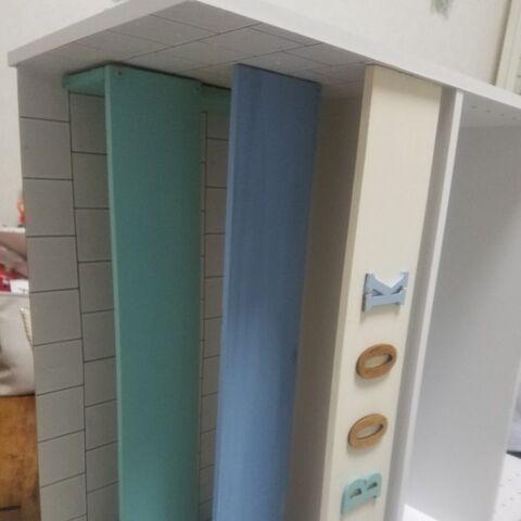 ニトリのカラボと100均素材で オモチャ箱付き絵本収納ラック 暮らしニスタ