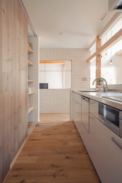 シンプルで機能的なキッチン