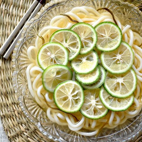 爽やすぎてたまらなーい 青ゆず のっけうどん 塩昆布味 味付けひとつ さっぱり 旨味満載 3分 暮らしニスタ 爽やすぎてたまらなーい 青ゆず のっけうどん 塩昆布味 味付けひとつ さっぱり 旨味満載 3分 暮らしニスタ