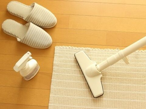 手ごわい砂汚れもスッキリ落とせる 床掃除のとっておきの秘訣はコレ 暮らしニスタ 手ごわい砂汚れもスッキリ落とせる 床掃除のとっておきの秘訣はコレ 暮らしニスタ