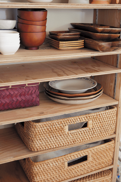 引き出し部分はDIYのパントリー