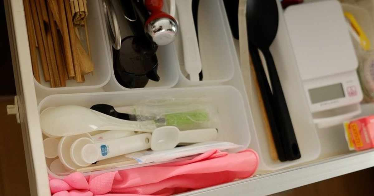 吊るして干す場所がないわが家のキッチン手袋収納事情 暮らしニスタ