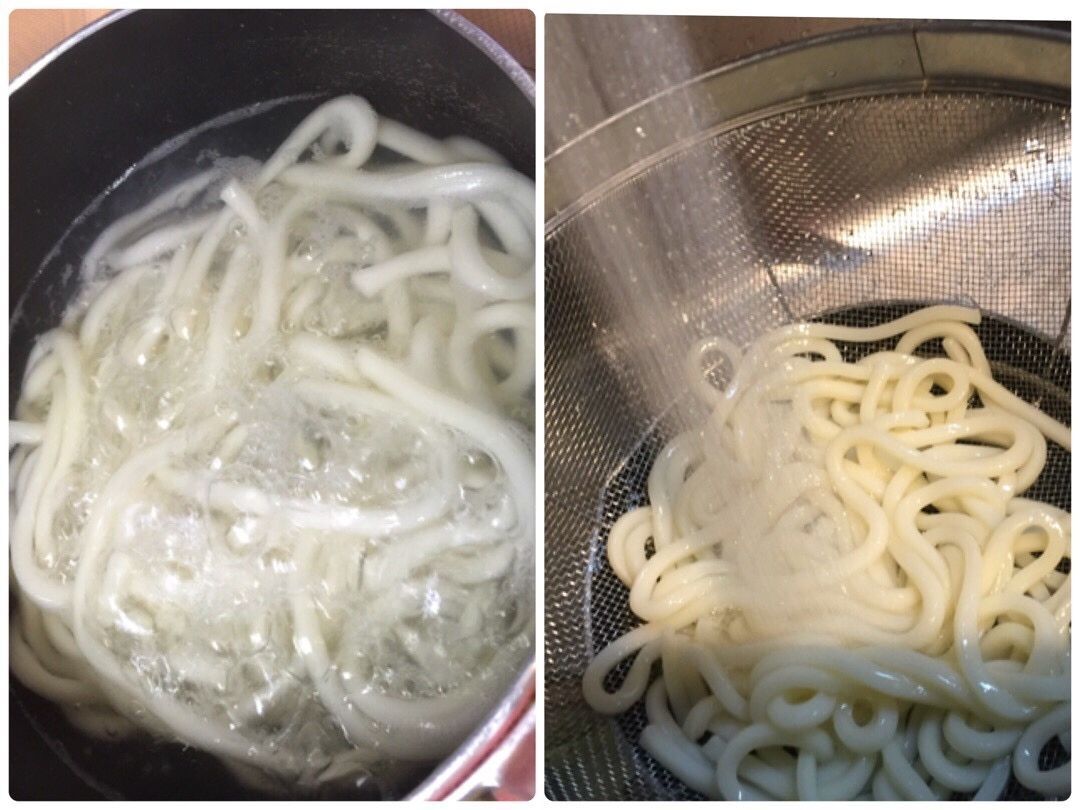 うどんを茹でる