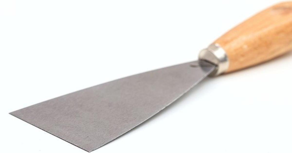 あらゆる隙間の汚れ掃除に ヘラで気になる部分をきれいにしましょう 暮らしニスタ