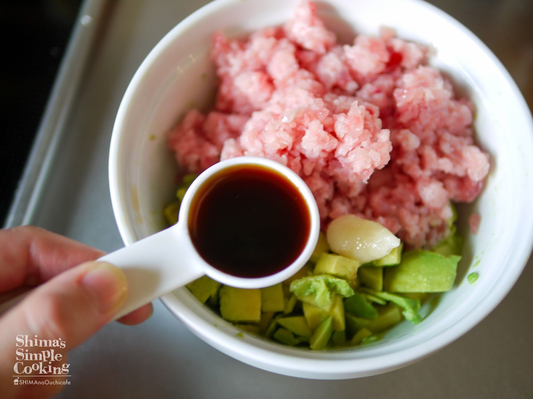 食欲アップにニンニクの風味をプラスなめんつゆユッケ風