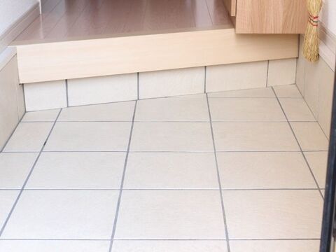 暗い玄関がパッと明るく変身 イケアのセンサーライトがコスパ最高で使えます 暮らしニスタ 暗い玄関がパッと明るく変身 イケアのセンサーライトがコスパ最高で使えます 暮らしニスタ