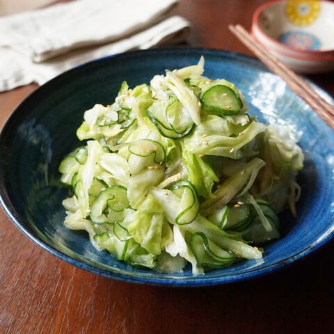 箸休めにぴったり キャベツときゅうりの爽やか塩もみサラダ 暮らしニスタ