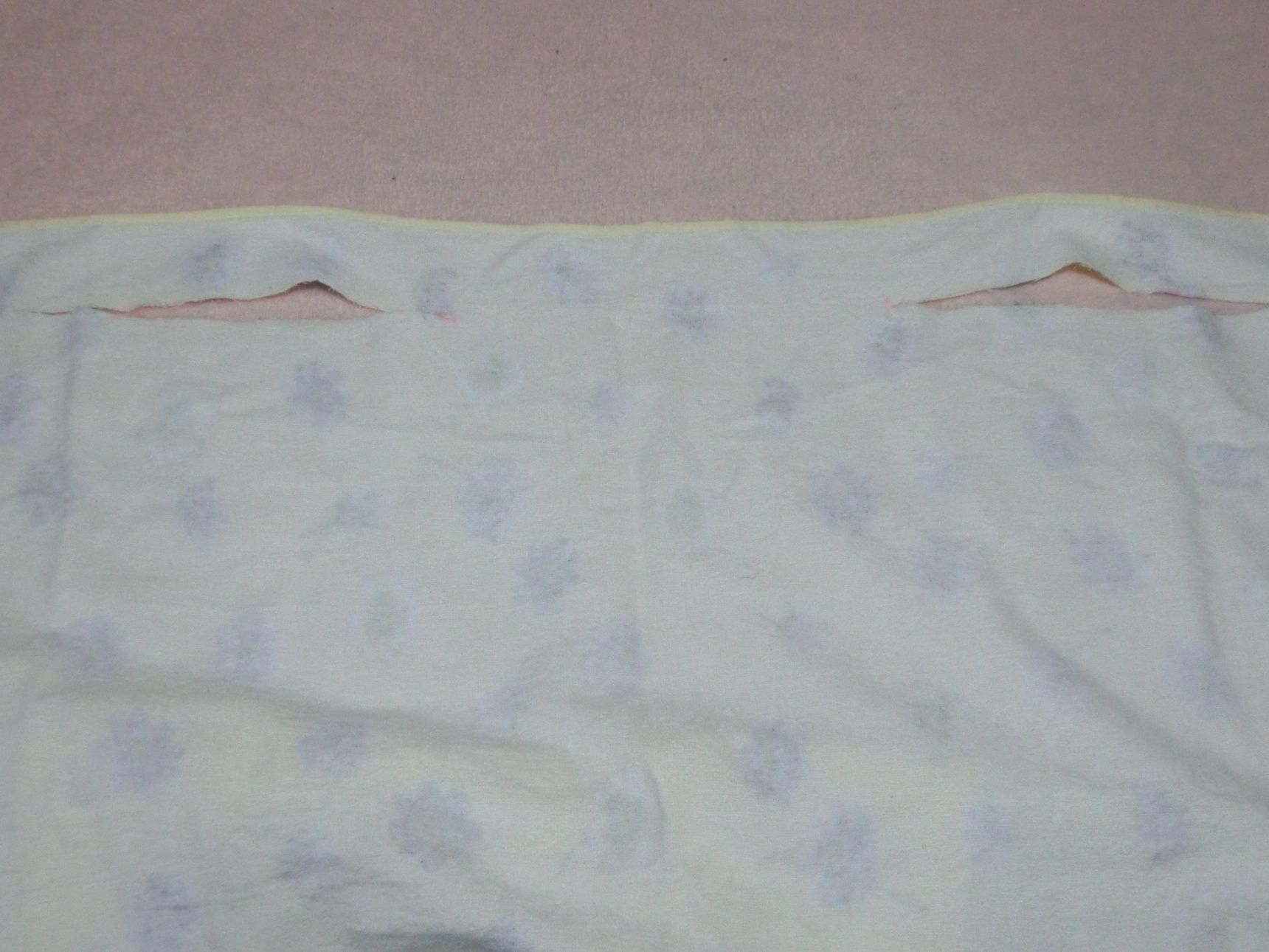 4.腕通しの部分を切る