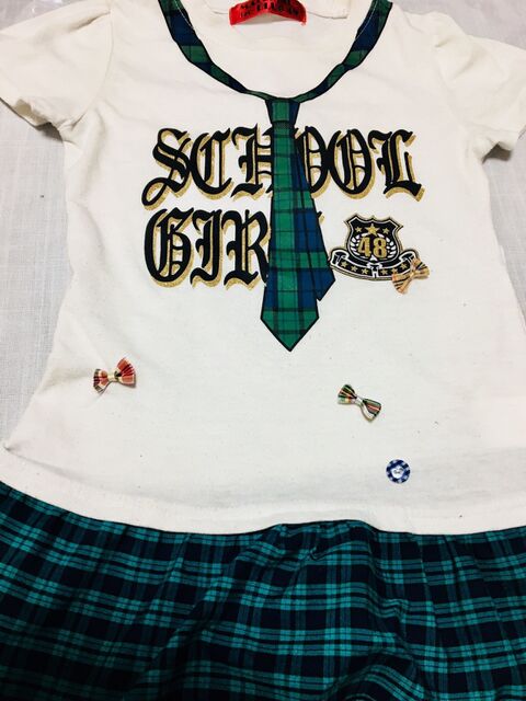 シミの付いた服は 100均のリボンやボタンで可愛く隠して再生アレンジ 暮らしニスタ