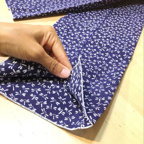 ダーダーダッと3ヶ所縫えば完成 手ぬぐいで大人浴衣ポシェット 仕切り付き 暮らしニスタ ダーダーダッと3ヶ所縫えば完成 手ぬぐいで大人浴衣ポシェット 仕切り付き 暮らしニスタ