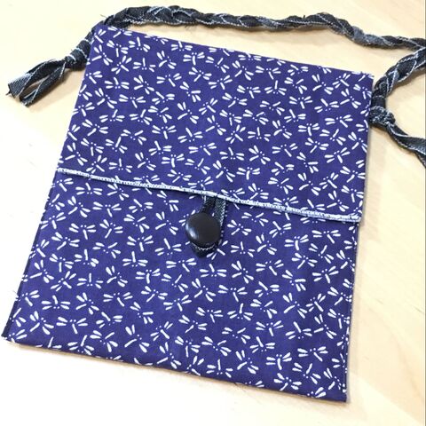ダーダーダッと3ヶ所縫えば完成 手ぬぐいで大人浴衣ポシェット 仕切り付き 暮らしニスタ ダーダーダッと3ヶ所縫えば完成 手ぬぐいで大人浴衣ポシェット 仕切り付き 暮らしニスタ